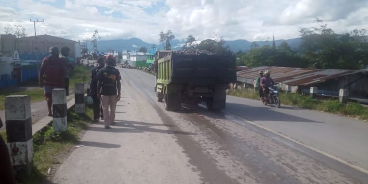 Merasa Terganggu, Perusahan Dimintah Keringkan Pasir Sebelum Diangkut ke Truck