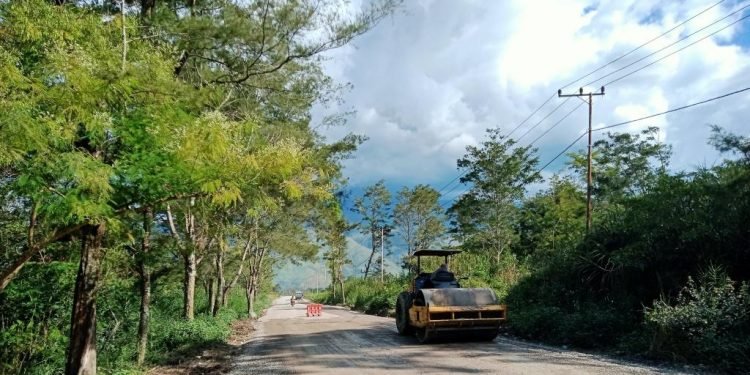 Peningkatan Kualitas Jalan Wamena – Kurima yang Dikerjakan, Bersumber dari APBD Provinsi