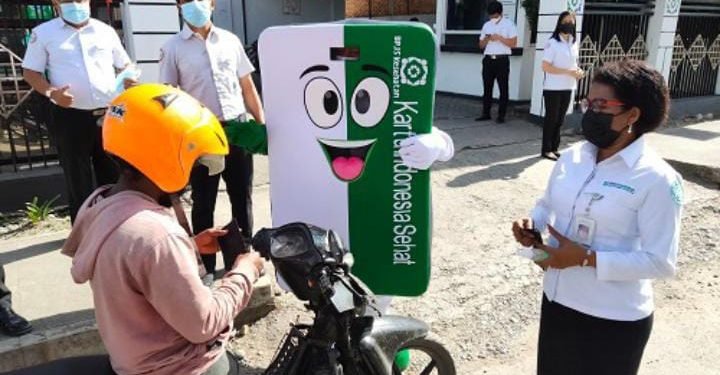 HUT BPJS Kesehatan Wamena ke 53, BPJS Bagikan Masker Sambil Edukasi Masyarakat