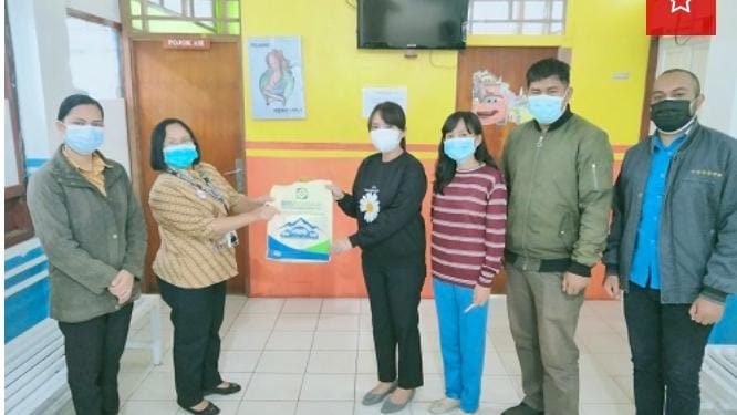BPJS Kesehatan Wamena, Berbagi Kasih kepada Peserta JKN-KIS yang Sedang Rawat di RSUD Wamena