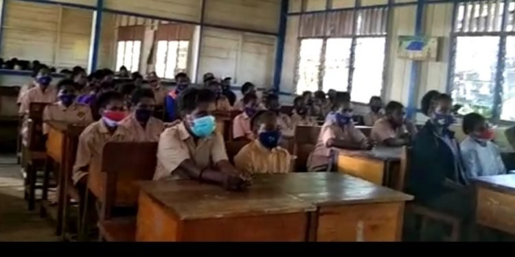 Selamatkan Generasi Muda dari Miras dan Narkoba, Kesbangpol Tolikara Lakukan Sosialisasi