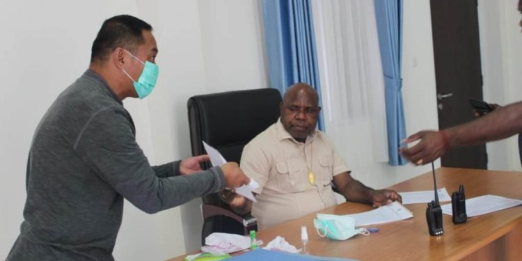 Sidak Ke Sejumlah OPD Bupati Tolikara Keluarkan Memo Plh