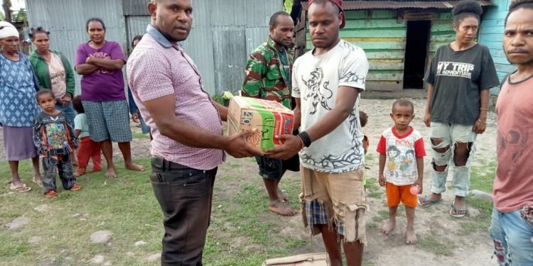 Peduli Anak Jalanan, Pemuda ini Bantu Sembako