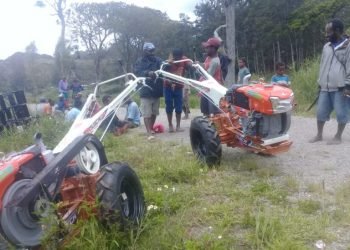 Dinas Pertanian Jayawijaya Latih Petani Sawah Cara Gunakan Hand Traktor