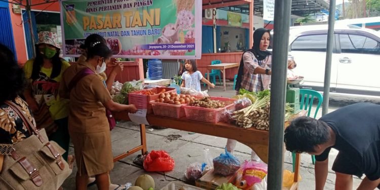 Sambut Natalru Dinas Perindagkop Gelar Pasar Murah