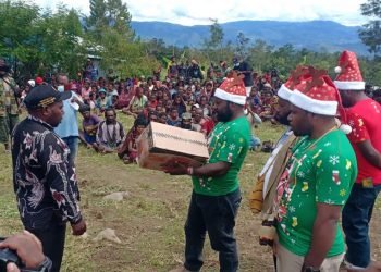 FPP-KLJ Berbagi Kasih Kepada Pengungsi Nduga di Wamena