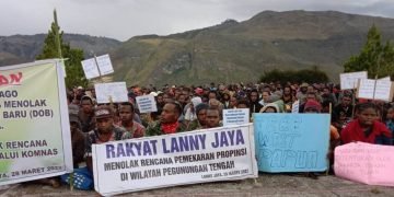 Demo Tolak DOB di Tiom, Rakyat Beri Mosi Tidak Percaya Untuk Bupati Lanny Jaya