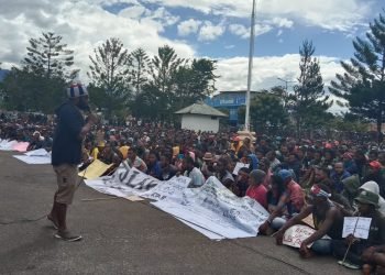 Tolak Dialog Versi Komnas HAM RI, Ribuan Rakyat Papua Sampaikan Aspirasi ke DPRD dan Pemerintah Sementara West Papua