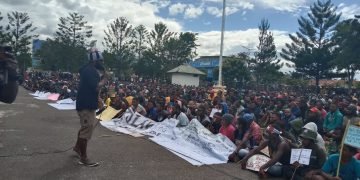 Tolak Dialog Versi Komnas HAM RI, Ribuan Rakyat Papua Sampaikan Aspirasi ke DPRD dan Pemerintah Sementara West Papua