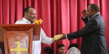 Hadiri HUT Kingmi,  Bupati Yahukimo Bantu Rp. 100  Juta