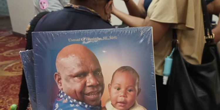 Sukses Laksanakan Program 1000 HPK, Bupati Tolikara Terima Penghargaan Pencegahan Stunting