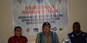 Menyadari Pentingnya Peran Media, Pemda Tolikara Tekan MoU Dengan 6 Media Massa