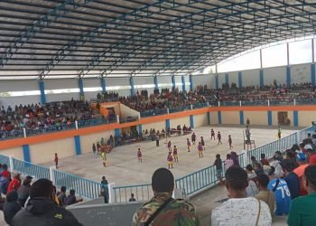 Turnamen volley memperebutkan piala bergilir Pemuda Yahukimo di GOR ABYU Dekai 2022/nokenwene.com