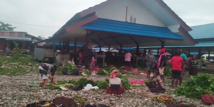 Kondisi Pasar Baru Dekai menjelang hari Natal 2022