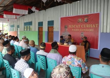 Kapolres Yahukimo bersama masyarakat dalam acara Jumat Curhat