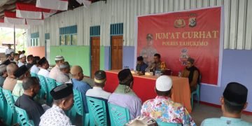 Kapolres Yahukimo bersama masyarakat dalam acara Jumat Curhat