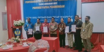 Penyerahan DIPA Satker K/L serta daftar Alokasi Transfer ke Daerah dan Dana Desa (TKD) Tahun Anggaran 2023 bagi Provinsi Papua Pegunungan berlangsung di Kabupaten Jayawijaya, ibu kota Provinsi Papua Pegunungan, Jumat (16/12/2022). - Istimewa