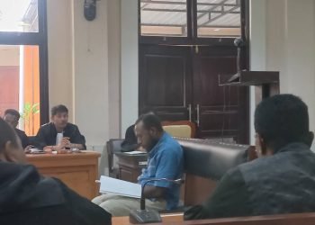 Victor F Yeimo, Juru Bicara Internasional KNPB disidangkan dengan tuduhan pasal makar dan penghasutan.