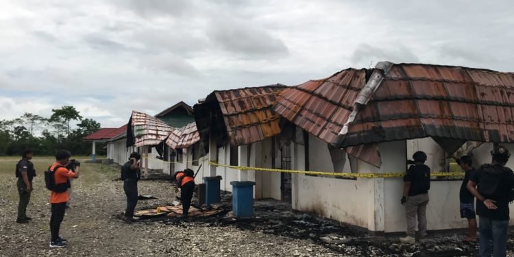 Kantor SMPN 2 Dekai Hangus Terbakar, Polisi Amankan Dua Orang