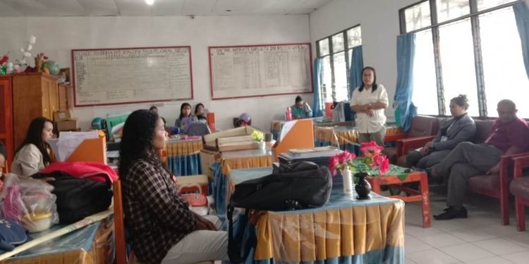 Jelang Ujian, Dewan Guru SMA Kristen Wamena Gelar Rapat Koordinasi