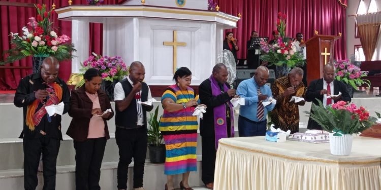 Gereja Kingmi Jemaat Imanuel Dekai Rayakan HUT Ke-61