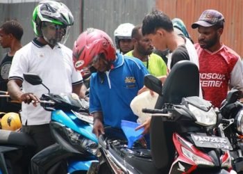 Antrian Panjang Kendaraan di Dekai Menanti APMS Dibuka