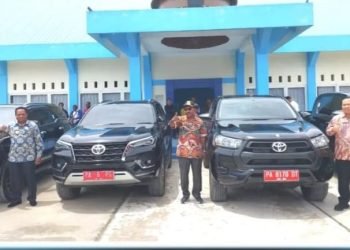 Masyarakat Masih Miskin, Pemdah LJ Malah Hibahkan Uang Miliaran dan Mobil ke Pemprov