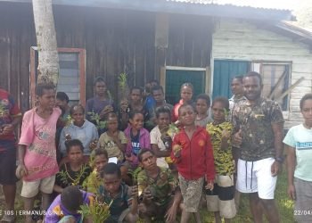 Peringati Hari Bumi, Guru dan Siswa di Gelok Beam Tanam Seratus Pohon