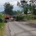 Keluarga Korban Penembakan oleh Polisi Kembali Palang Jalan Trans Wamena- Jayapura