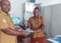Plt Kepala Diskominfo Yahukimo Gelar Rapat Perdana dan Penyerahan SK PPTK