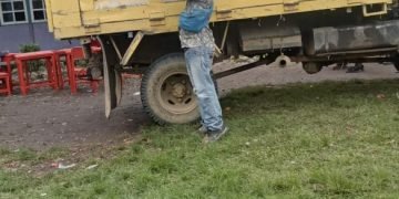 YPPK Jayawijaya Beri Bantuan Meja dan Kursi ke Sekolah 