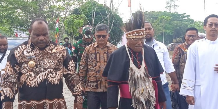 Kunjungi Umat di Yahukimo, Uskup Jayapura : Ciptakan Kerukunan Beragama di Yahukimo