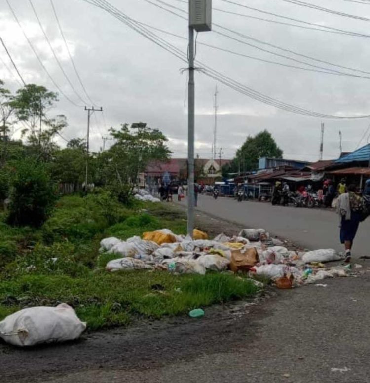 Potret Sampah di Dekai Yahukimo dalam Gambar