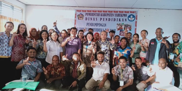 Dinas Pendidikan Kabupaten Yahukimo Gelar Pelatihan Kurikulum Merdeka Belajar Bagi Guru