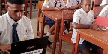 Pertama Kali, SMP Negeri 2 Wamena Laksanakan Ujian Semester Berbasis Kompiuter