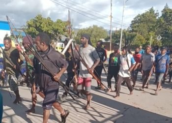 Masa Dua Kubu Bentrok, Pleno KPU di Kantor DPR Jayawijaya Batal Lagi