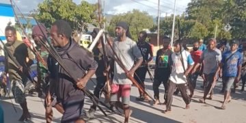 Masa Dua Kubu Bentrok, Pleno KPU di Kantor DPR Jayawijaya Batal Lagi