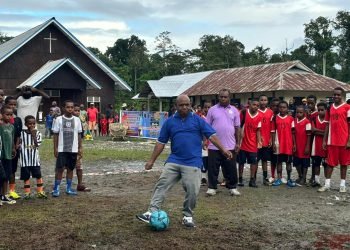 Kepala Dinas Pemuda dan Olahraga Kabupaten Yahukimo Buka Turnamen HUT GIDI Elisa Cup