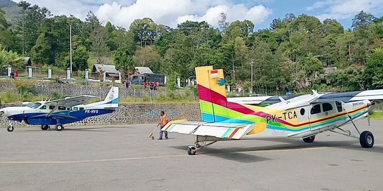 DPMK Tolikara Carter Pesawat untuk Salurkan Dandes