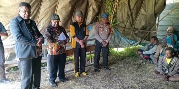 Pemda Jayawijaya Bantu Uang Duka Kepada Keluarga Korban Lakalantas