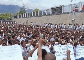 Ribuan Pelajar Tolak MBG Kumpul di Tugu Salib Wamena