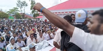 Orasi Pelajar Tolak MBG: Tanah Kami Subur, Hutan Papua Banyak Makanan Gratis