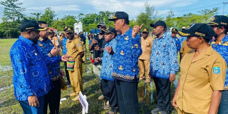 Usai Pimpin Apel Wakil Bupati  Esau Miram Sidak Kelengkapan ASN