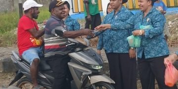 Sambut Bulan Suci Ramadhan, TP PKK Kabupaten Yahukimo Berbagi Takjil