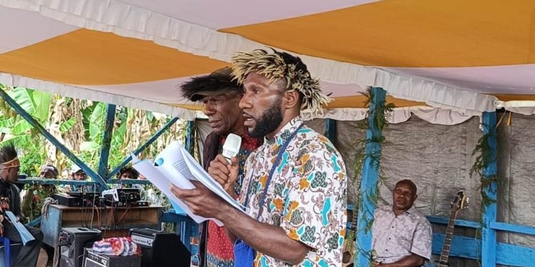 Anak dan Cucu Elisa Gobay, Ikut Ibadah HUT PI di Minimo