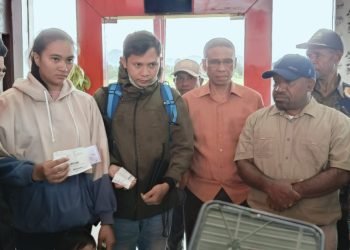 Tegas!  Pemda Jayawijaya Pulangkan Oknum Produsen dan Pengedar Miras ke Daerah Asal