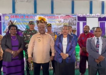 Bupati Didimus Ajak Warga GIDI Lanjutkan Tongkat Estafet Penginjilan