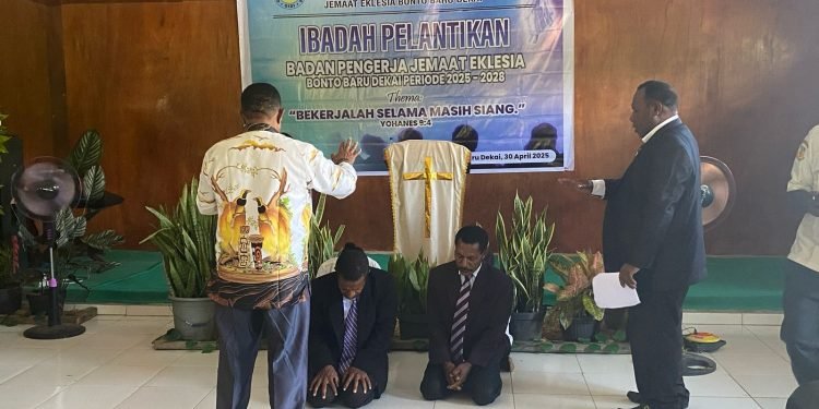 Badan Pengerja Gereja GIDI Jemaat Eklesia Bonto Baru Periode 2025-2028 Resmi Dikukuhkan