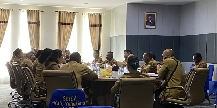 Sekda Yahukimo Pimpin Rapat Koordinasi Pelaksanaan Program dan Kegiatan Strategis