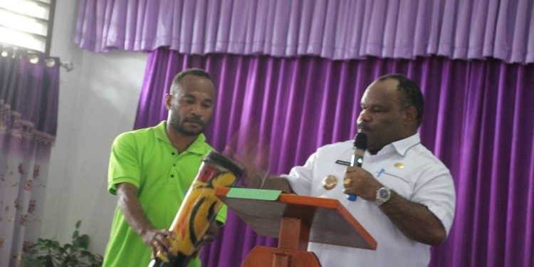 Bupati Yahukimo Didimus Yahuli Tutup Kegiatan Pembinaan Penguatan Kolaborasi Dengan Klinik Pratama